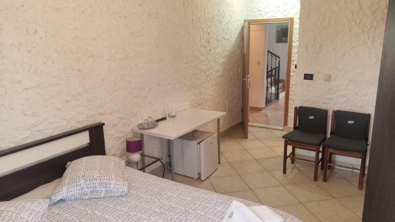 B&B Feral Rovinj Bagian luar foto