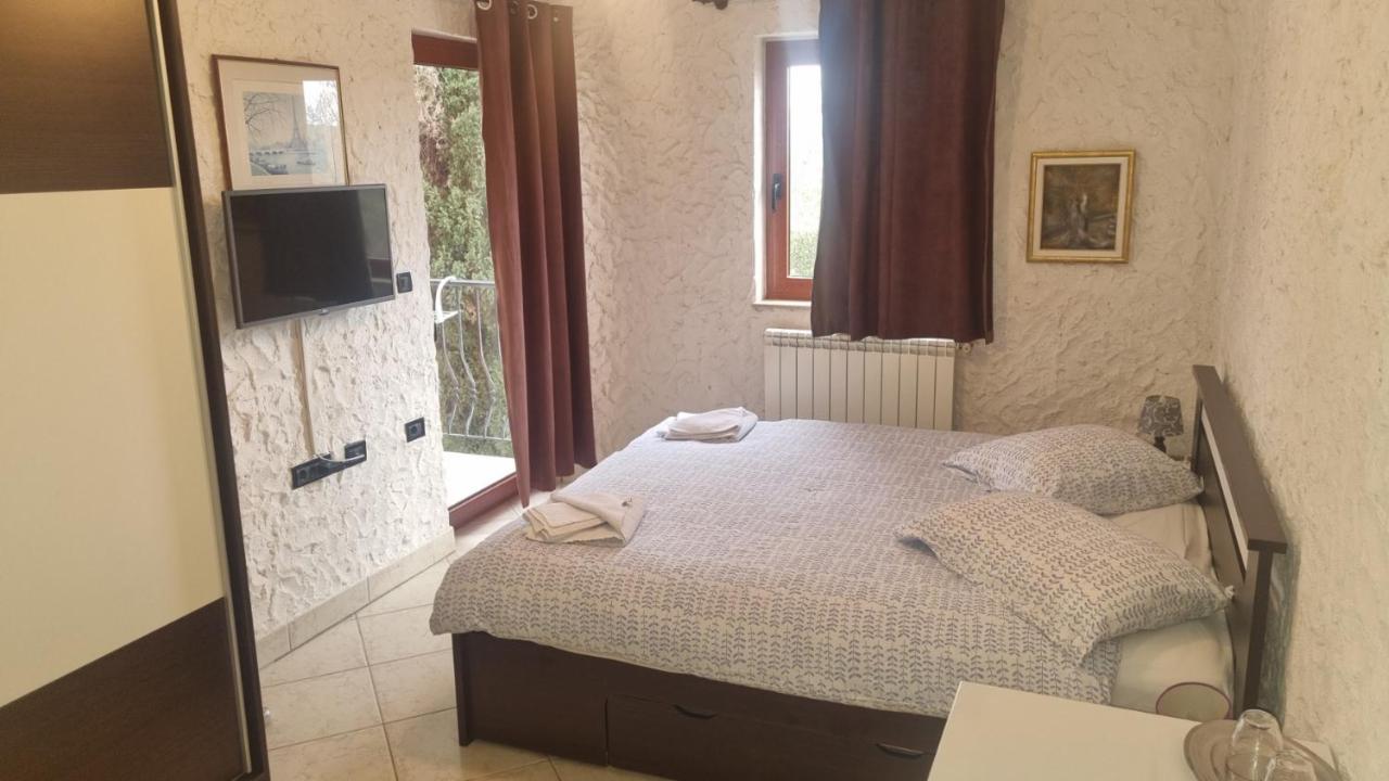 B&B Feral Rovinj Bagian luar foto
