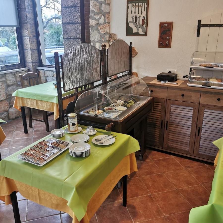 B&B Feral Rovinj Bagian luar foto